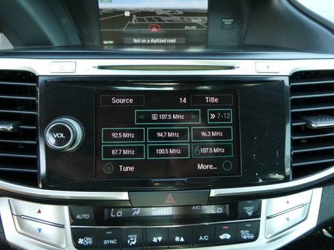 Used 2015 Honda Accord EX-L image 19