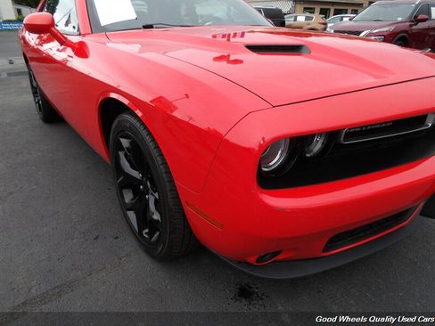 Used 2018 Dodge Challenger SXT Plus RWD image 10