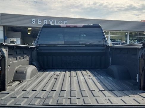Used 2024 Chevrolet Silverado 2500 High Country w/ High Country Premium Package AWD/4WD image 24