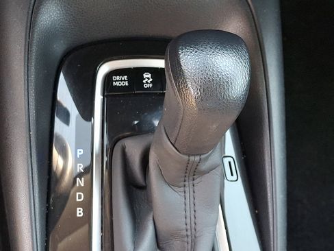 Used 2021 Toyota Corolla LE w/ Carpet Mat Package (TMS) FWD image 14