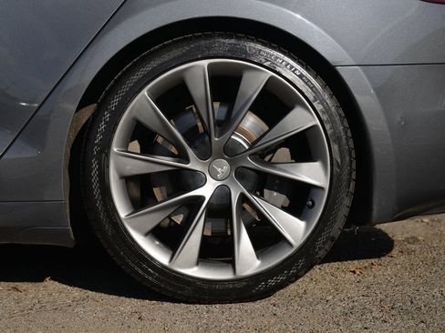 Used 2021 Tesla Model S Long Range Plus image 14