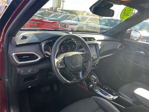 Certified 2022 Chevrolet TrailBlazer RS w/ Sun and Liftgate Package image 25