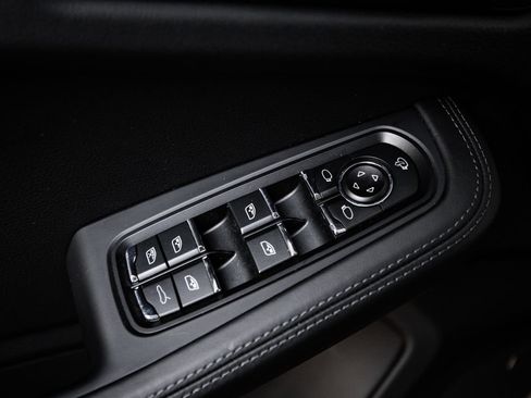 Certified 2026 Porsche Macan AWD/4WD image 22