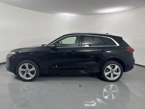 Used 2025 Audi Q5 Premium Plus w/ Premium Plus image 2