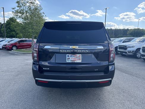 Used 2024 Chevrolet Suburban LT AWD/4WD image 6