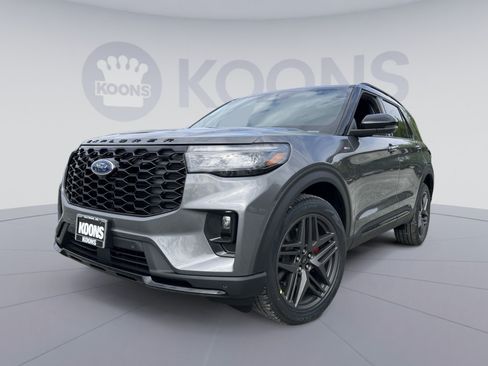 New 2026 Ford Explorer ST-Line w/ ST-Line Street Pack AWD/4WD image 1
