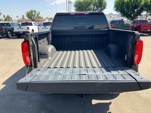 Used 2024 GMC Sierra 1500 AT4 w/ AT4 Premium Package AWD/4WD image 7