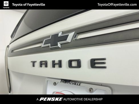 Used 2022 Chevrolet Tahoe Z71 w/ Luxury Package AWD/4WD image 3
