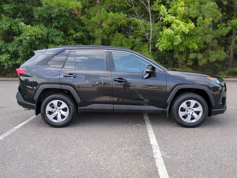 Used 2019 Toyota RAV4 LE w/ All Weather Liner Package AWD/4WD image 3