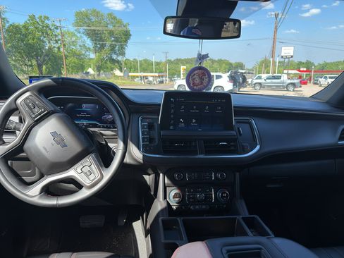 Used 2024 Chevrolet Tahoe RST w/ Luxury Package image 2