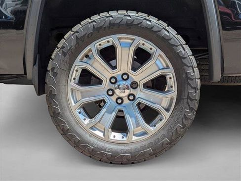 Used 2017 GMC Sierra 1500 Denali w/ Denali Ultimate Package AWD/4WD image 9