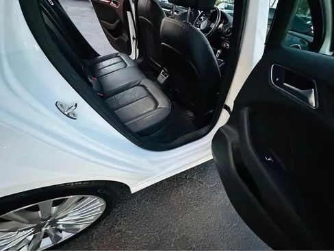 Used 2018 Audi A3 e-tron Premium image 9