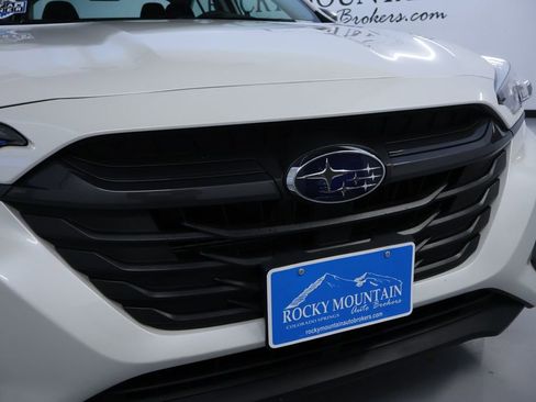 Used 2023 Subaru Legacy image 9