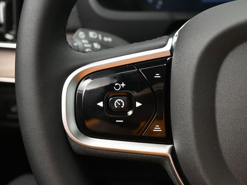New 2026 Volvo XC90 B6 Plus w/ Protection Package Premier AWD/4WD image 11
