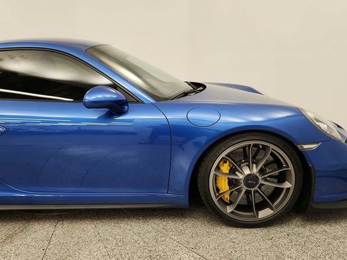 Used 2015 Porsche 911 GT3 RWD image 17