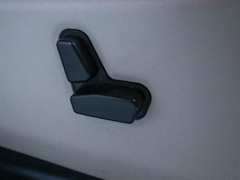 Used 2018 Jeep Grand Cherokee Limited RWD image 22