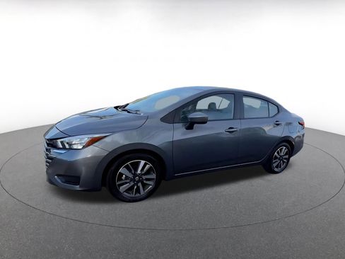 Used 2025 Nissan Versa SV image 8