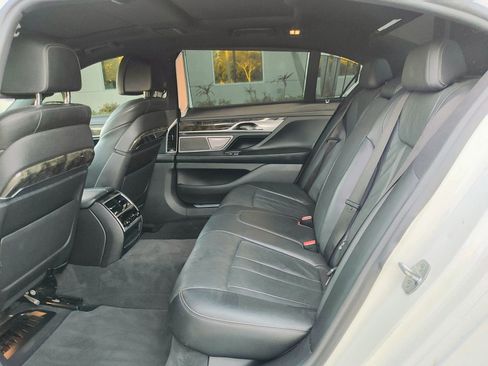 Used 2018 BMW 740i image 13