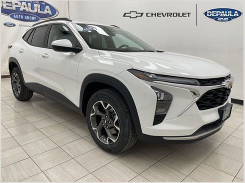 Used 2024 Chevrolet Trax LT w/ Driver Confidence Package image 1