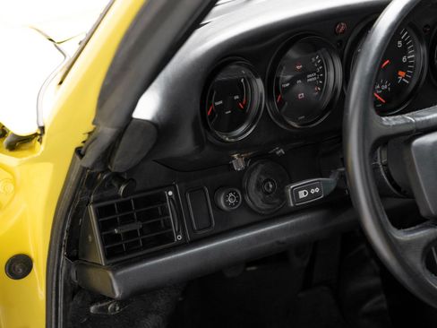 Used 1988 Porsche 911 Carrera RWD image 23