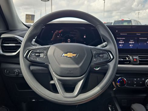 Used 2025 Chevrolet TrailBlazer LT AWD/4WD image 18