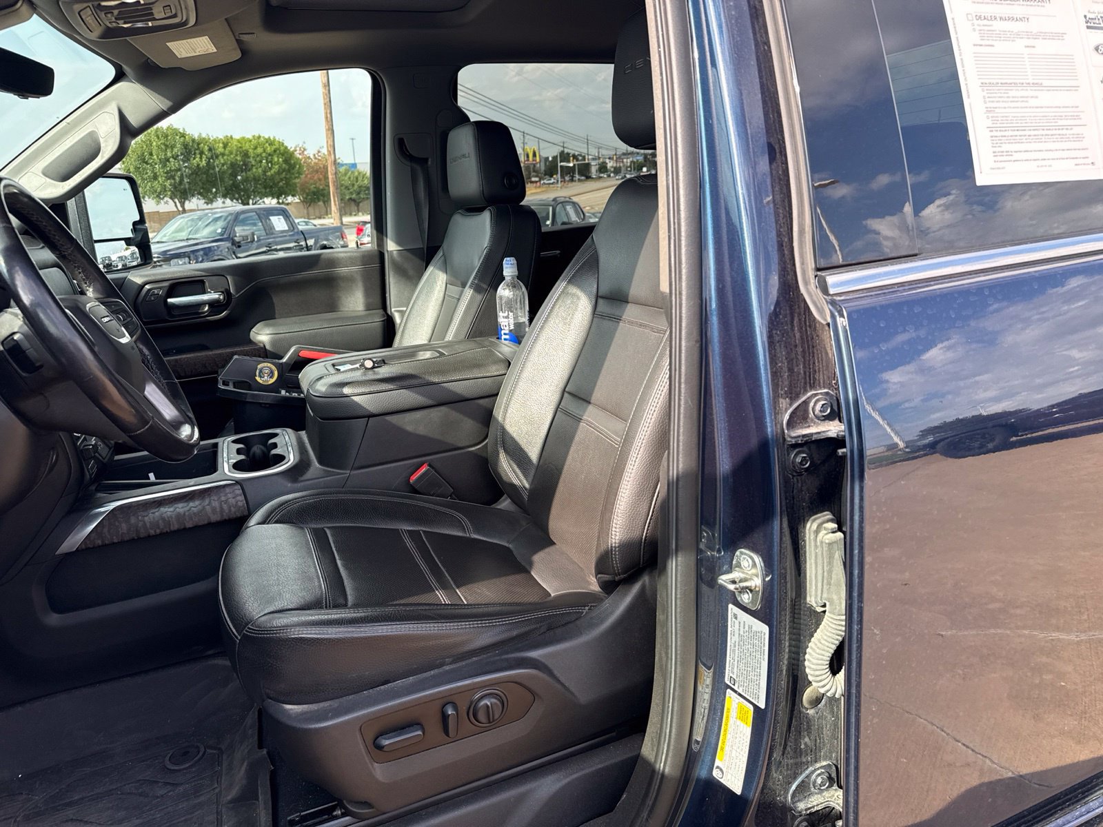 Used 2022 GMC Sierra 3500 Denali w/ Denali Ultimate Package AWD/4WD image 13