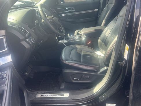 Used 2017 Ford Explorer Sport w/ Equipment Group 401A image 7