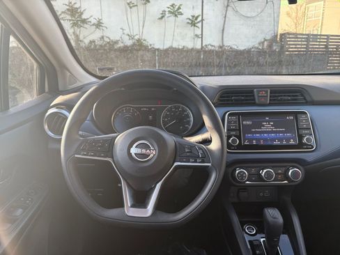 Used 2025 Nissan Versa SV FWD image 32