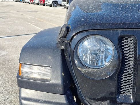 Used 2019 Jeep Wrangler Unlimited Sport S image 28