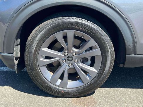 Used 2023 Ford Explorer XLT w/ Equipment Group 202A image 6