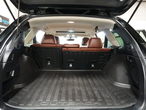 Used 2018 Subaru Outback 2.5i Touring w/ Popular Package #3 image 9