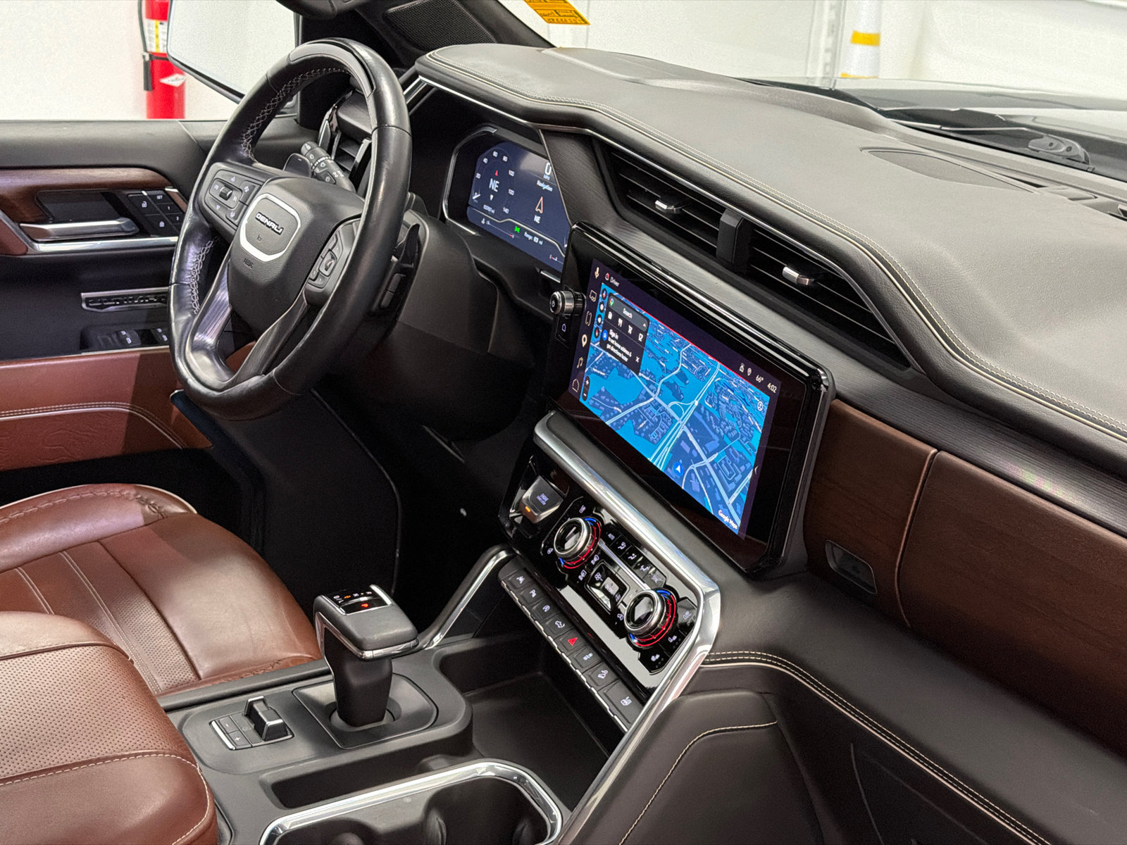 Used 2023 GMC Sierra 1500 Denali Ultimate AWD/4WD image 11
