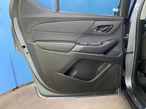 Used 2020 Chevrolet Traverse LT image 39