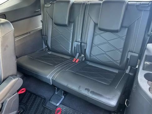Used 2024 Volkswagen Atlas SE w/ Panoramic Sunroof Package FWD image 14