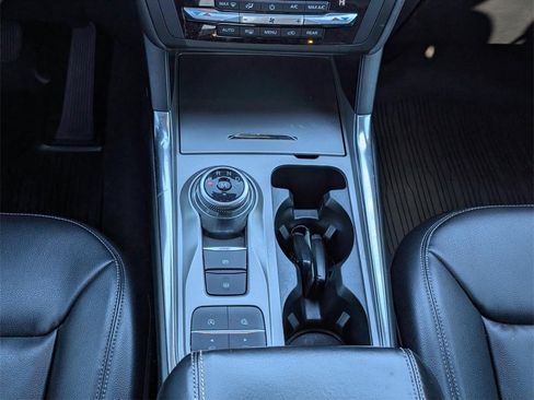 Used 2020 Ford Explorer XLT w/ Equipment Group 202A image 31