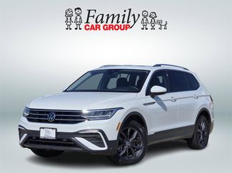 Used 2022 Volkswagen Tiguan SE w/ Panoramic Sunroof Package image 1