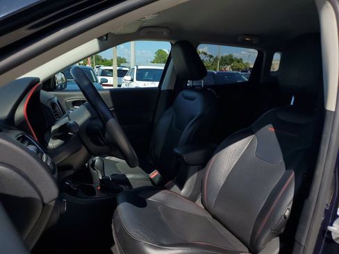 Used 2018 Jeep Compass Trailhawk w/ Leather Interior Group AWD/4WD image 25