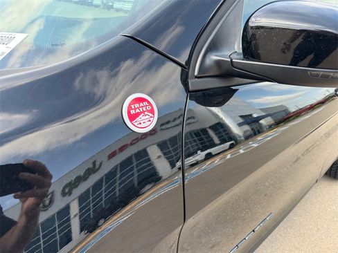 Used 2022 Jeep Cherokee Trailhawk w/ Comfort/Convenience Group image 23