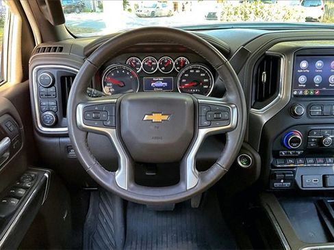 Used 2022 Chevrolet Silverado 1500 LTZ image 8
