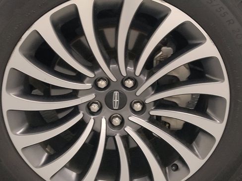 Used 2020 Lincoln Aviator Reserve w/ Equipment Group 201A RWD image 31