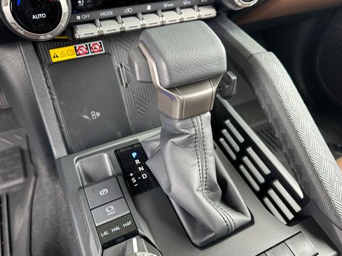 New 2026 Toyota 4Runner Limited AWD/4WD image 24