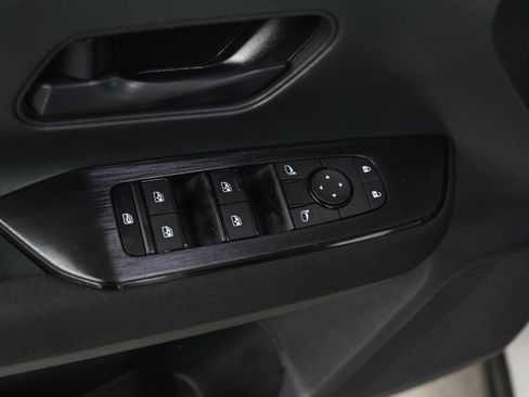 Used 2025 Nissan Kicks S FWD image 19