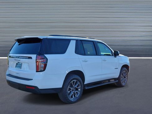 Used 2024 Chevrolet Tahoe Z71 w/ Luxury Package image 3