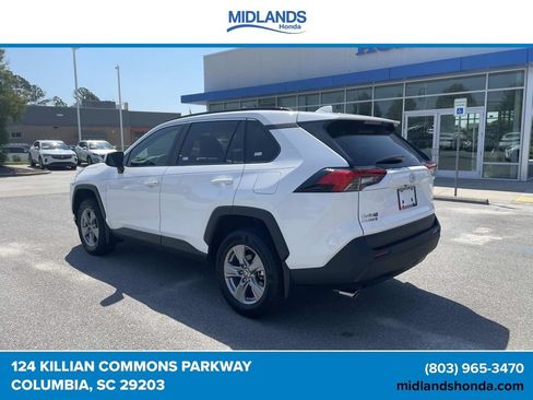 Used 2024 Toyota RAV4 XLE w/ Convenience Package FWD image 4