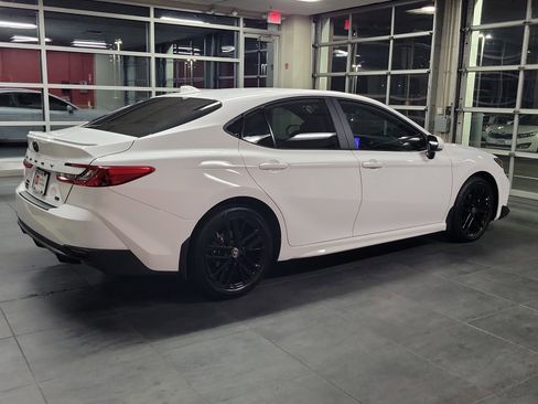 Certified 2025 Toyota Camry SE image 5