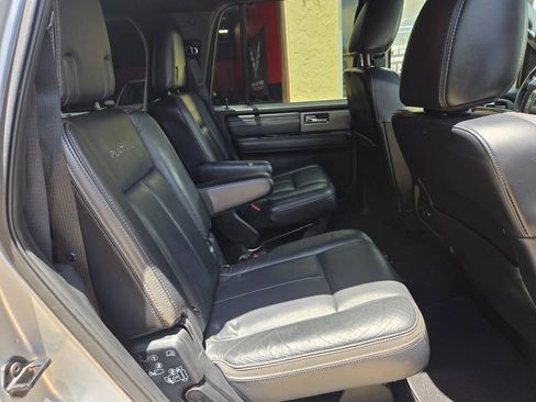 Used 2015 Ford Expedition Platinum RWD image 25