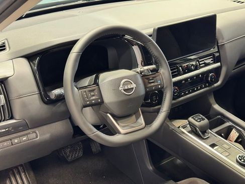 New 2026 Nissan Pathfinder SL image 12