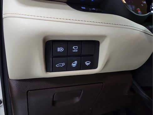 Used 2021 Toyota Highlander Limited AWD/4WD image 14