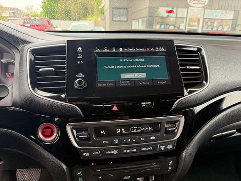 Used 2019 Honda Pilot Touring image 17