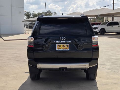 Used 2022 Toyota 4Runner TRD Off-Road image 4